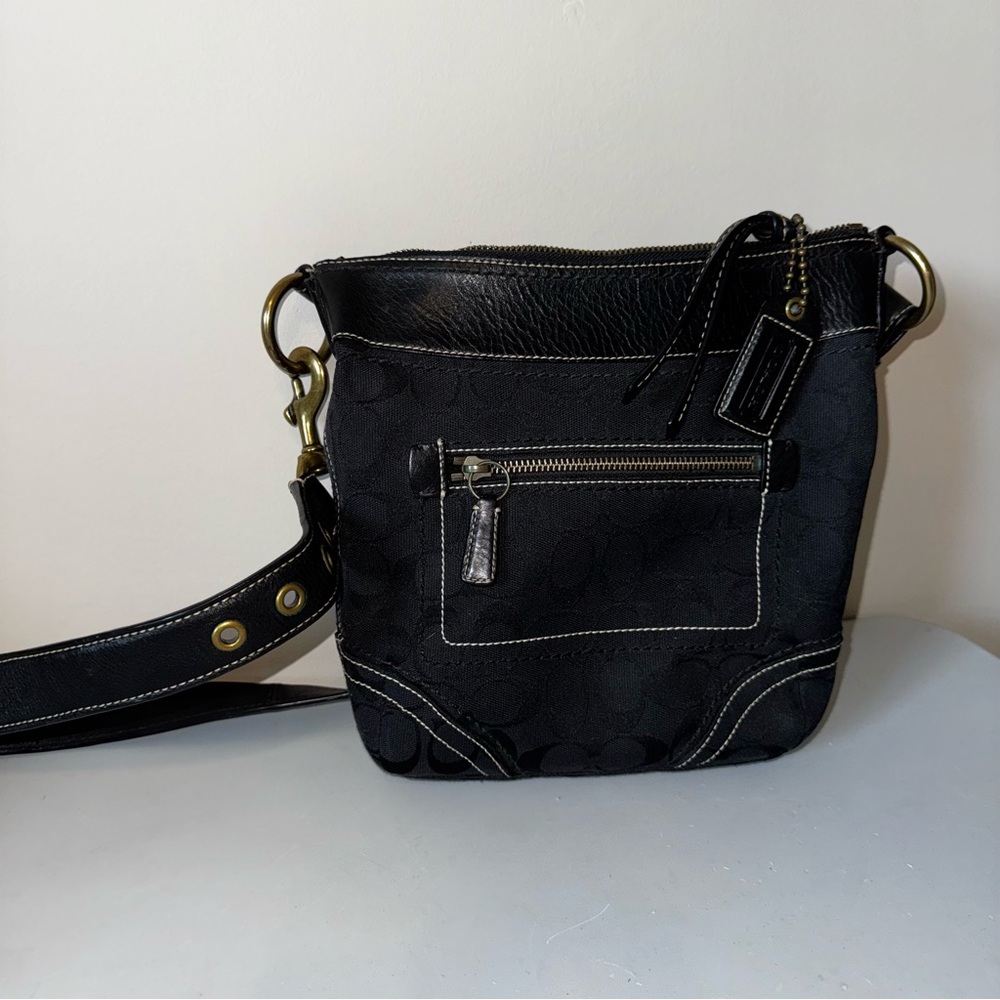 Coach Black Canvas Leather Adj Strap Crossbody Satchel Bag Brass Hardware Purse - Picture 9 of 9